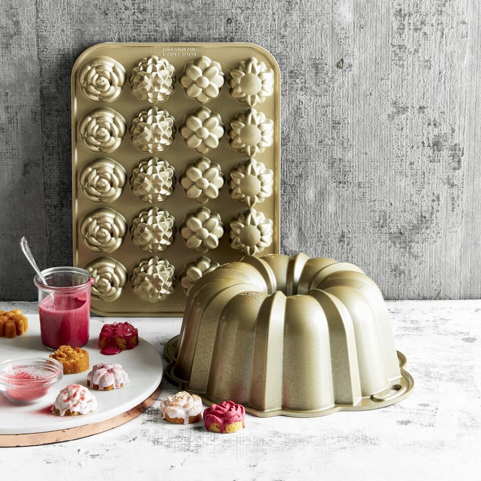 Anniversary bundt pan clearance